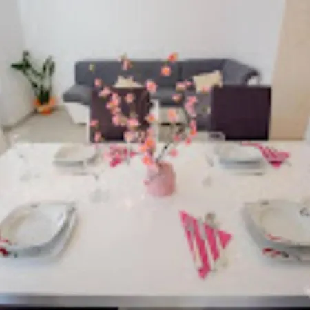 Didi - Two Bedroom With Pool شقة *