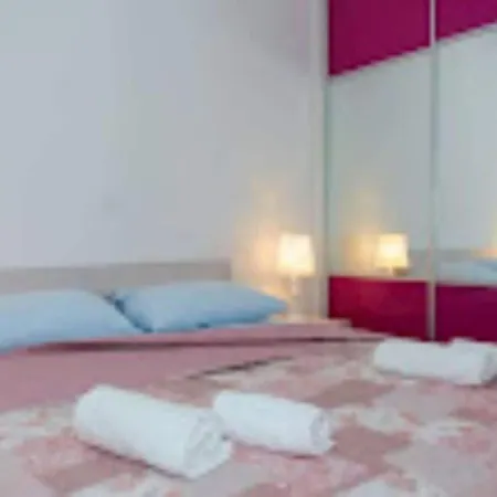 Didi - Two Bedroom With Pool Трогір